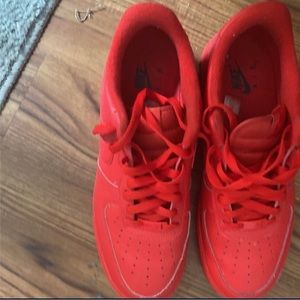 size 9.5 Nike all red Airforce